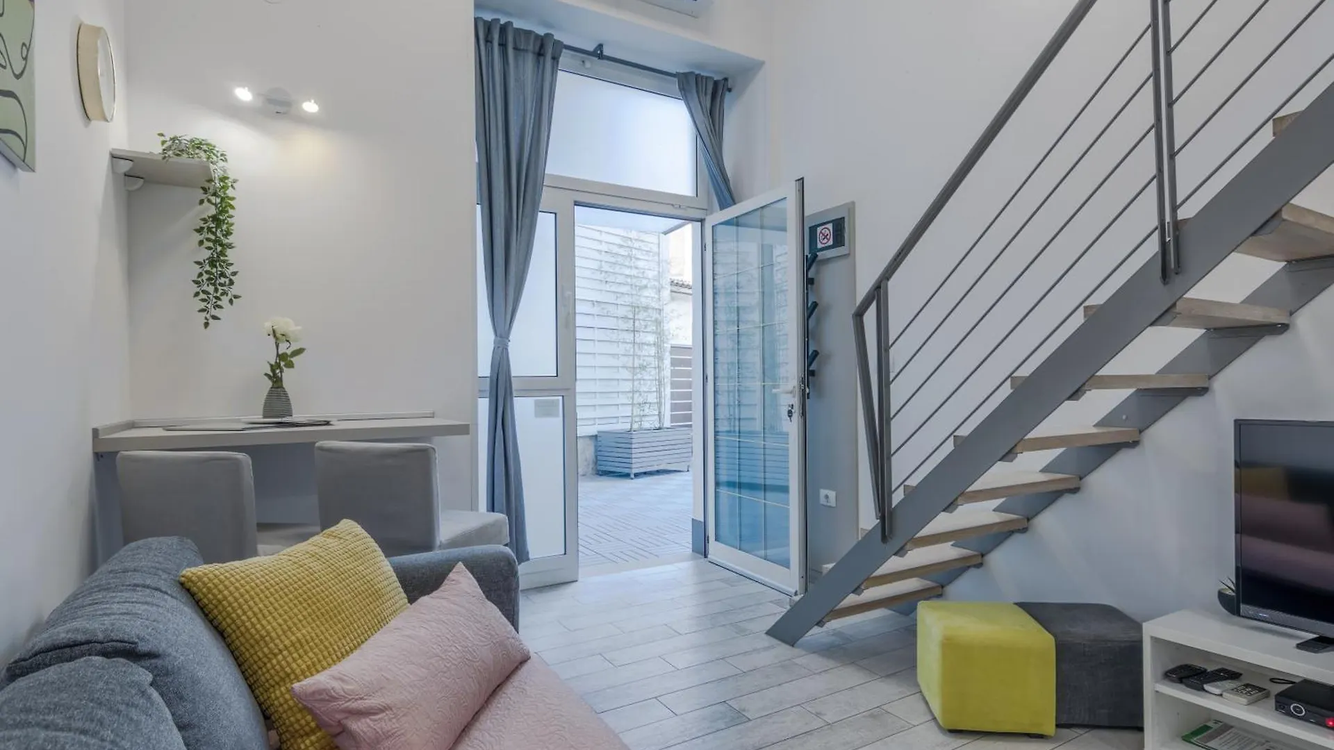 Urban Apartments Pula 0*,  Croatia