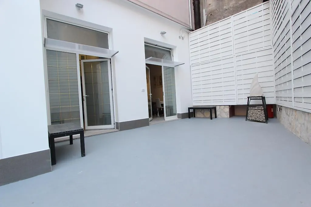 Urban Apartments Pula 0*,